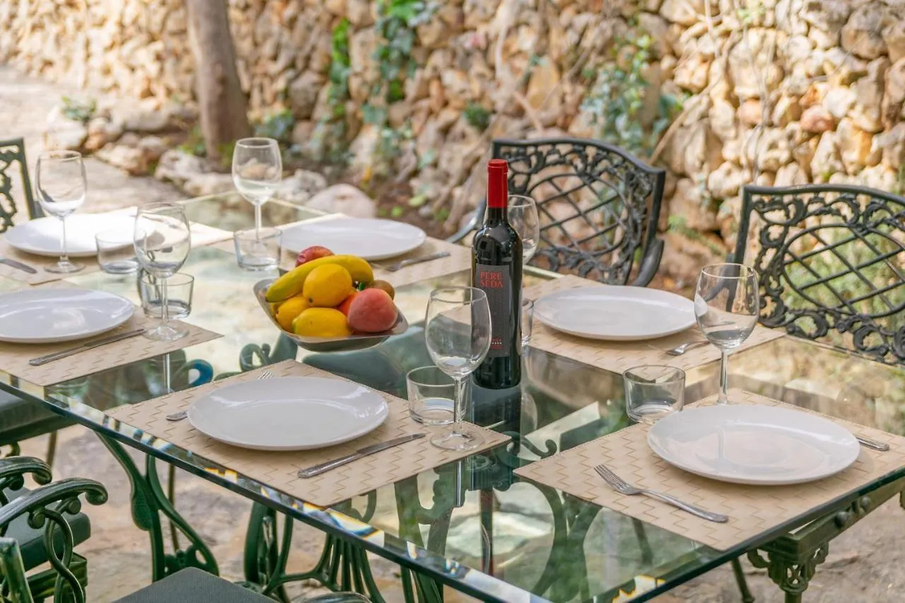 Chalet Tres Mares Villa Cala Bona  Spain